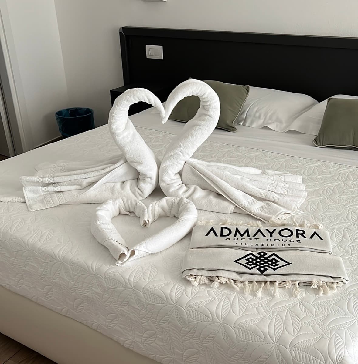 Bagno moderno con finiture eleganti